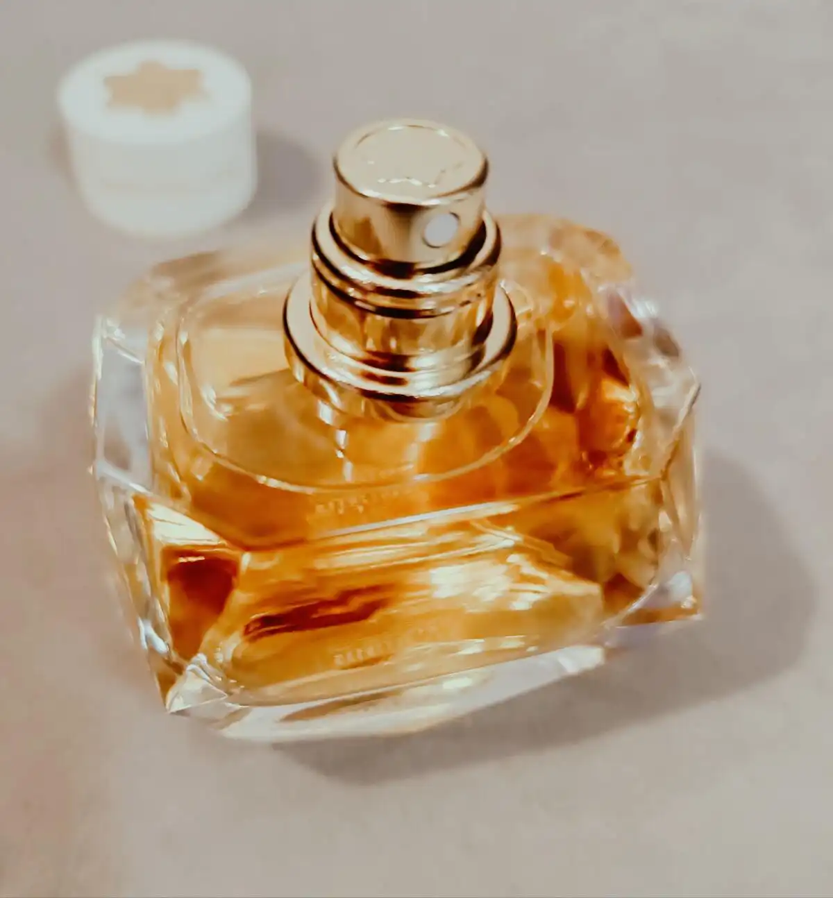 Độ lưu hương nước hoa Montblanc Signature Absolue Eau de Parfum