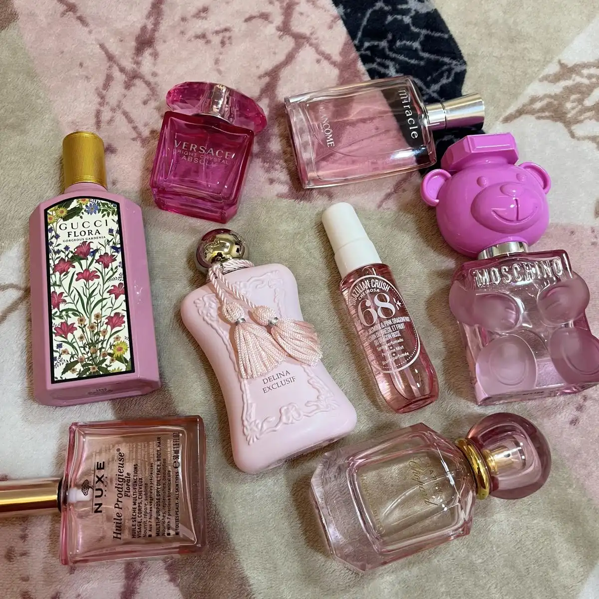 Độ lưu hương: Versace Hồng Nhạt Và Versace Hồng Đậm