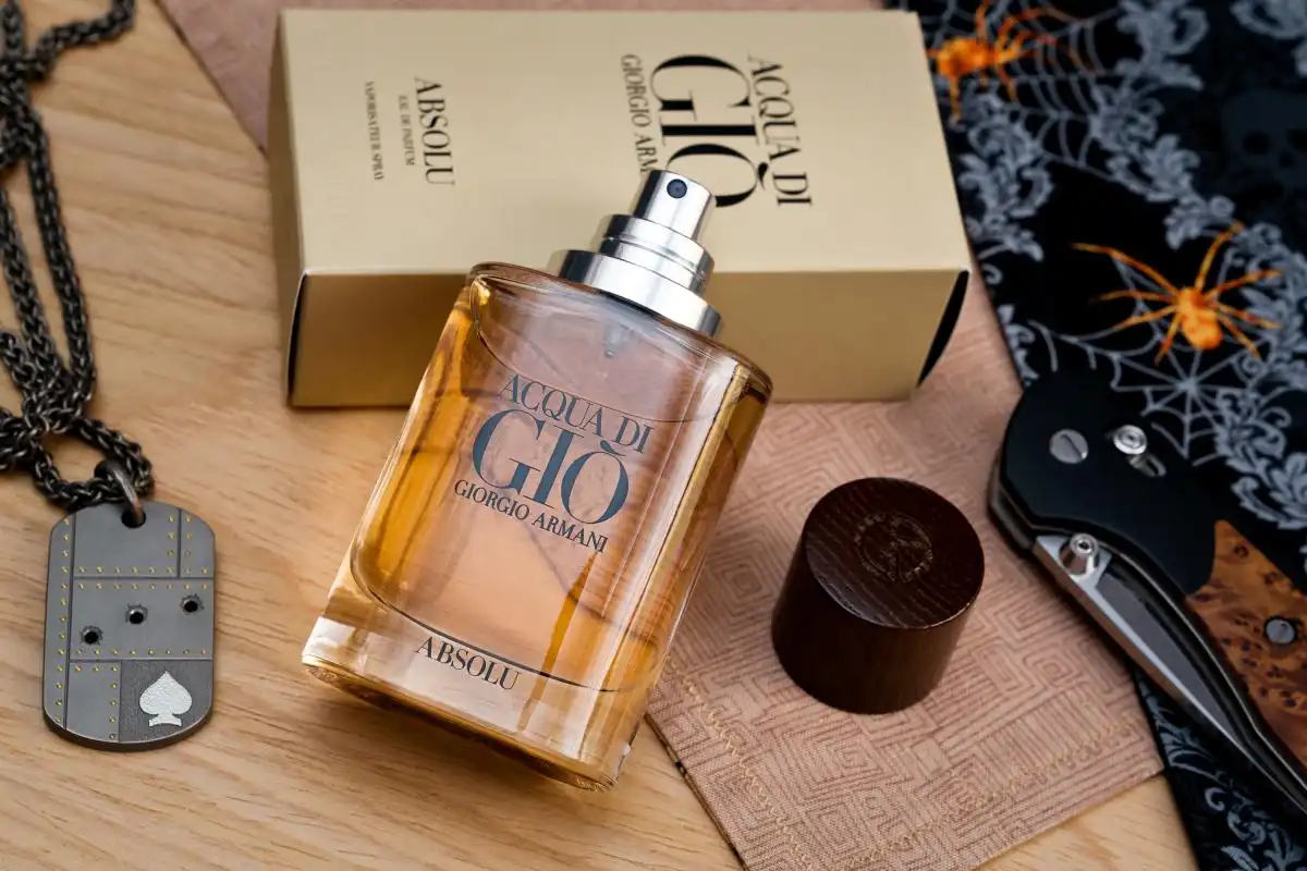 So Sánh Nước Hoa Giò Vàng Và Dylan Blue Nam