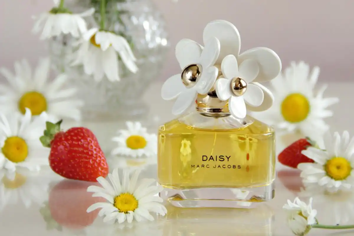 Review Và Xếp Hạng Các Phiên Bản Nước Hoa Marc Jacobs Daisy