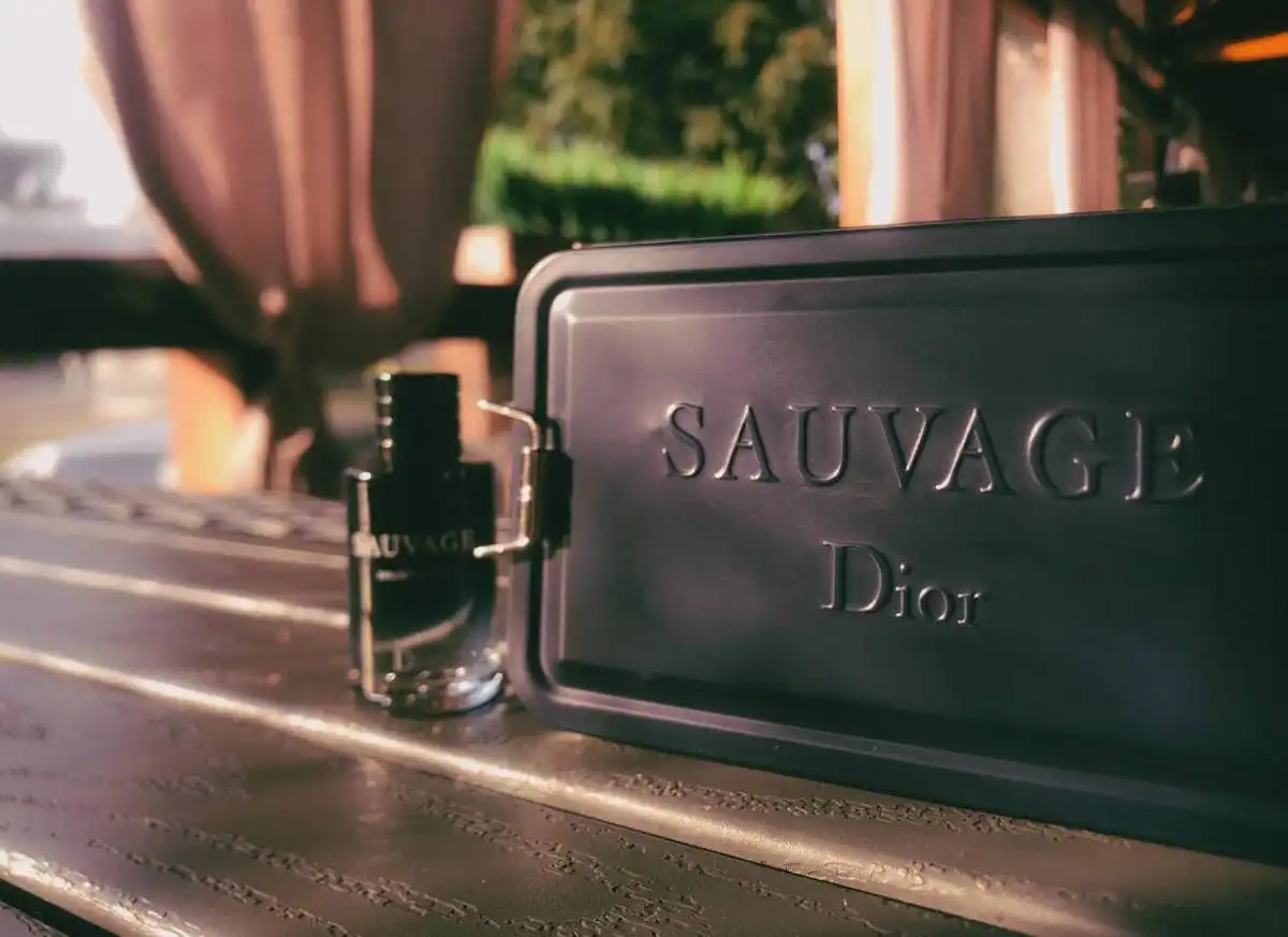 So Sánh Nước Hoa Dior Sauvage Eau De Toilette Vs Eau De Parfum