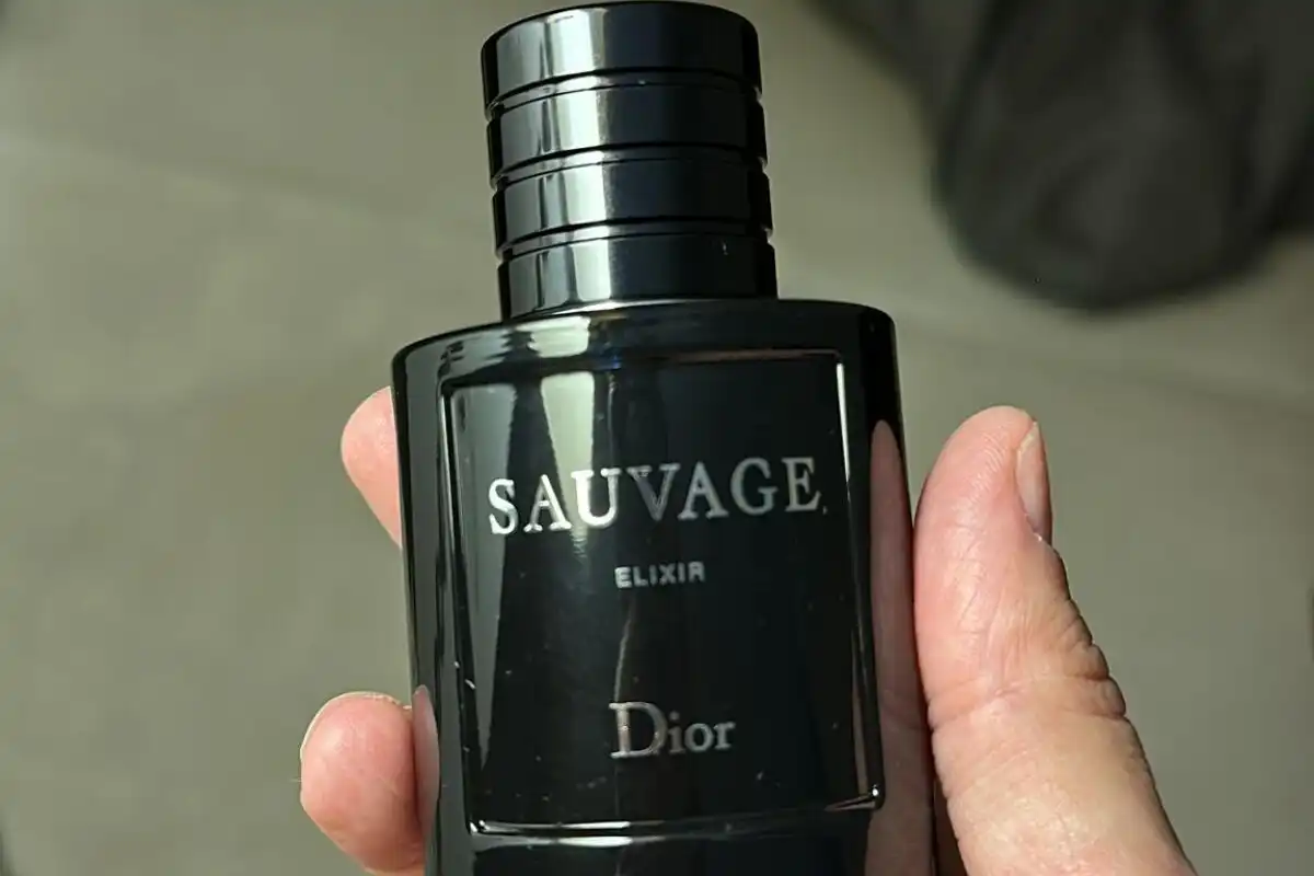 Cách Phân Biệt Dior Sauvage Elixir Thật Giả