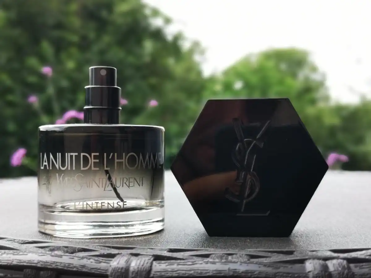 Tính linh hoạt Yves Saint Laurent La Nuit de L’Homme L’Intense EDP