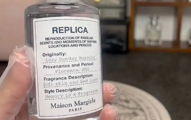 Cách Phân Biệt Maison Margiela Replica Lazy Sunday Morning thật giả 2025 bằng Chất lượng in ấn tổng thể và màu sắc nắp chai