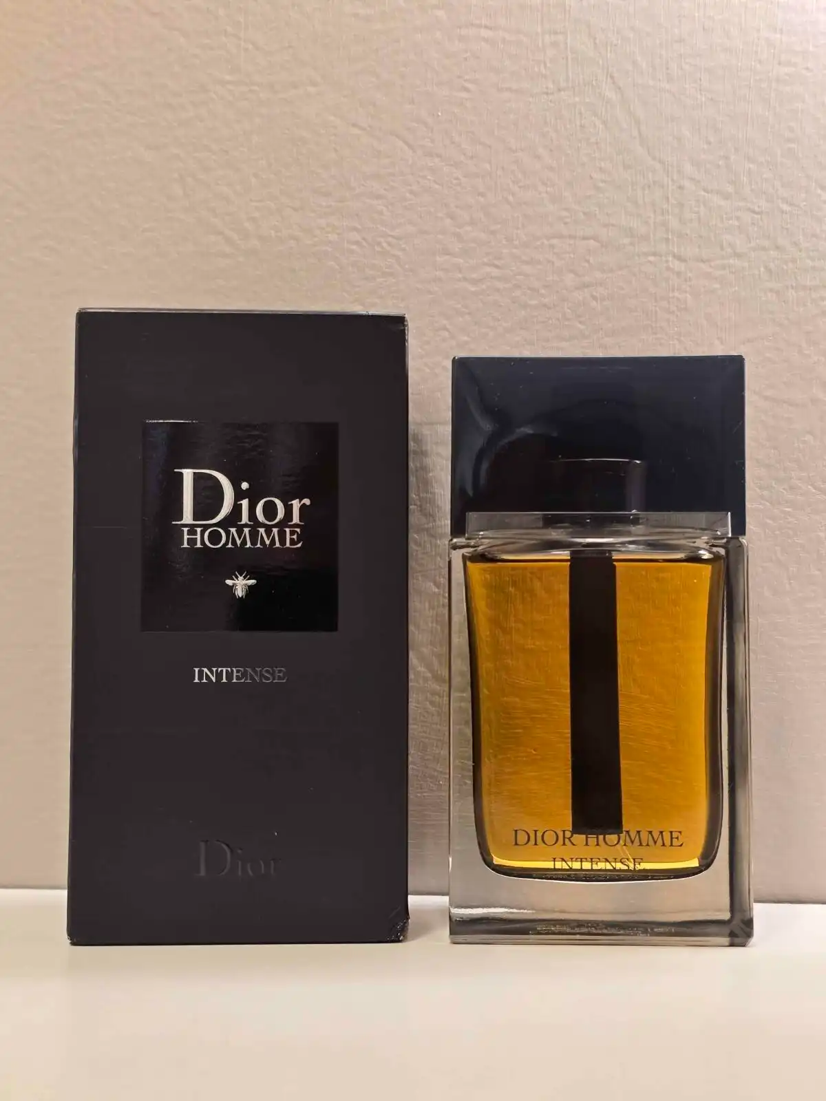 Chi tiết in trên chai Dior Homme Intense