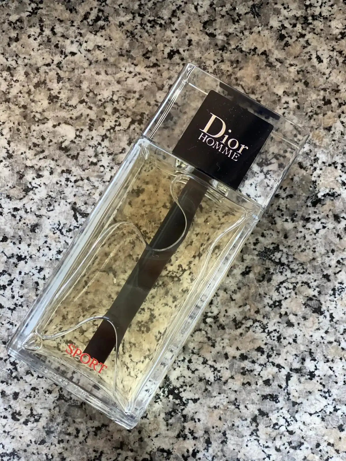 Bao Nhiêu Lần Xịt Dior Homme Sport Là Đủ?
