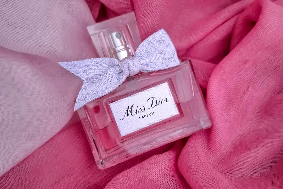 Review Dior Miss Dior Parfum 2024: Tái Sinh Một Huyền Thoại