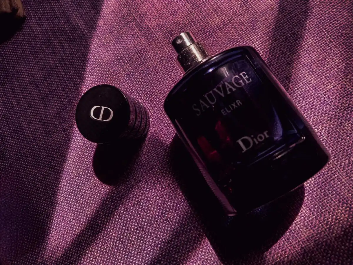 Dior Sauvage EDT vs Elixir: Cuộc Chiến Của Những Người Nổi Tiếng