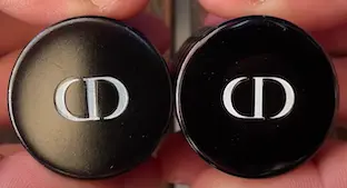 Nắp chai của Dior Sauvage chính hãng và giả