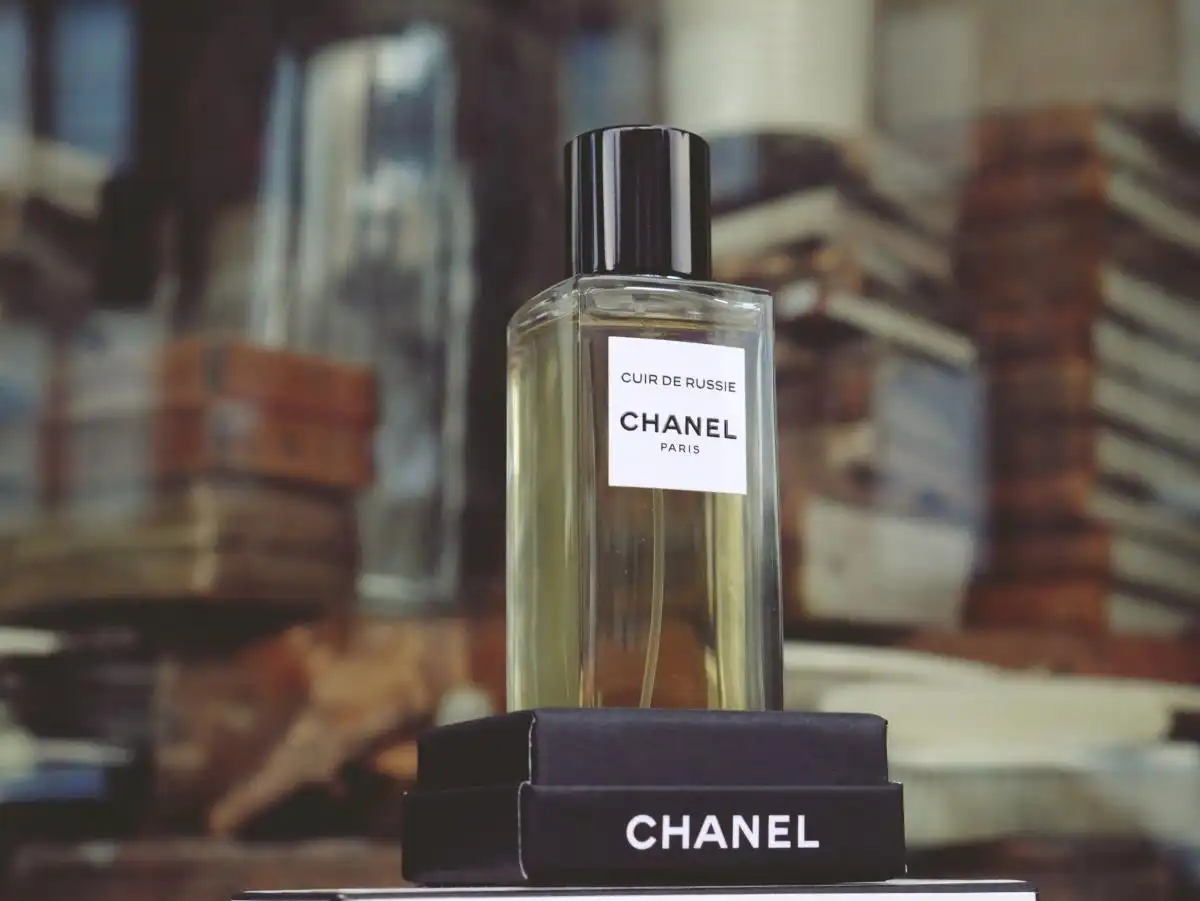 Review Chanel Cuir de Russie