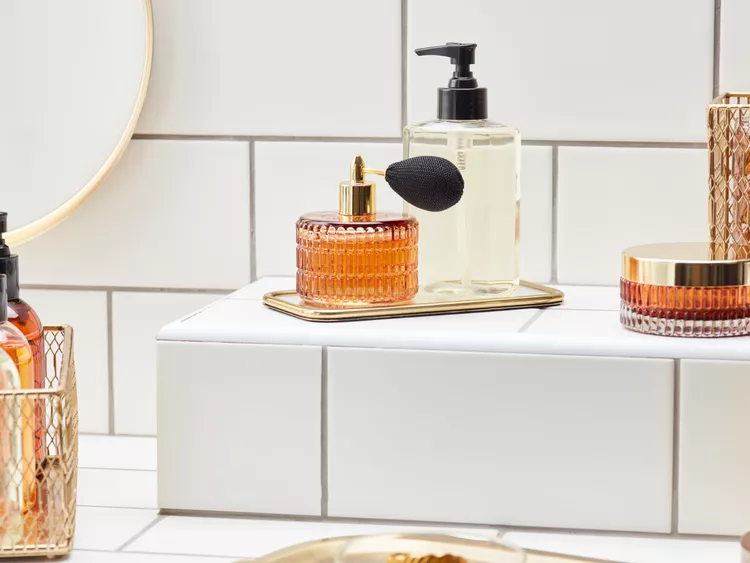 Eau De Parfum Và Eau De Toilette Là Gì? Chúng Khác Nhau Ra Sao? Theo Chuyên Gia Giải Thích