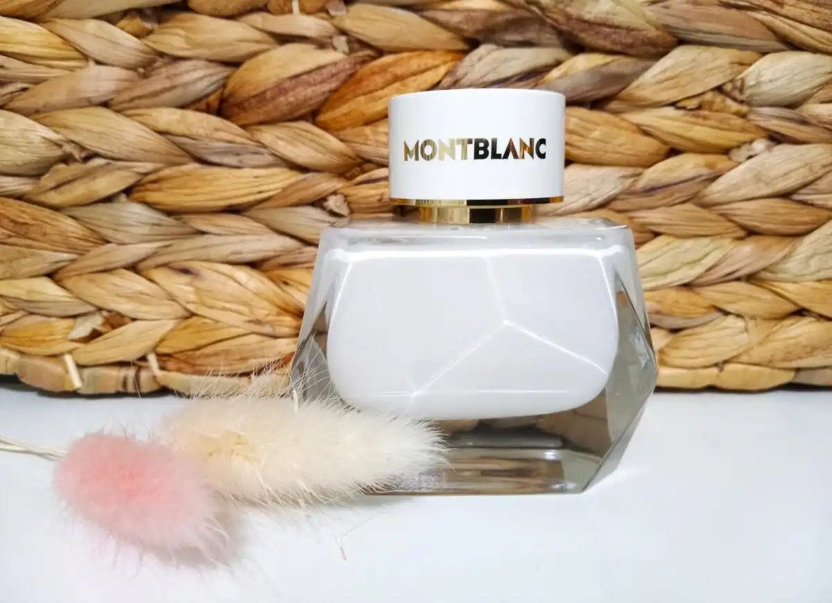 Montblanc Signature - Phong Cách Cô Gái Thanh Lịch, Tinh Khôi