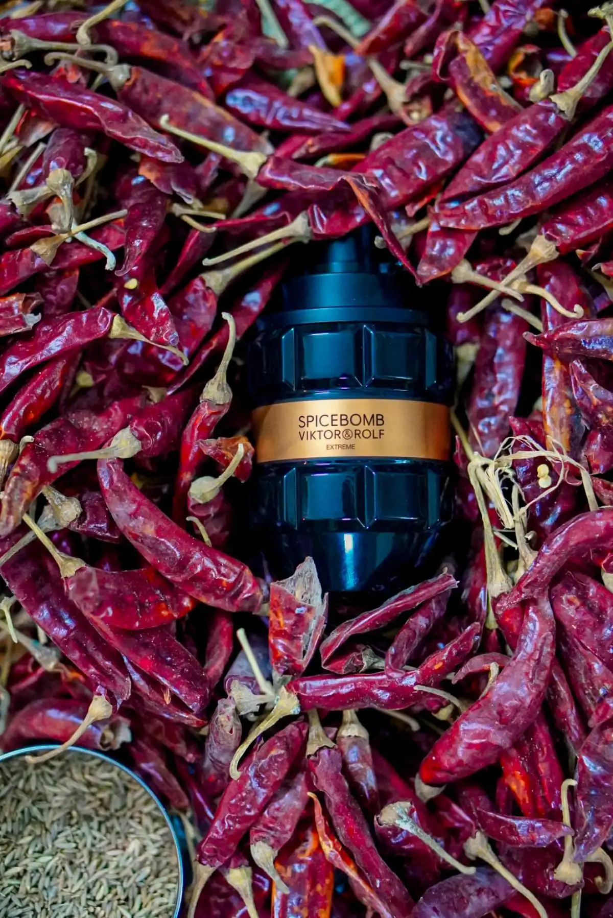 Độ lưu hương Nước Hoa Viktor & Rolf Spicebomb Extreme