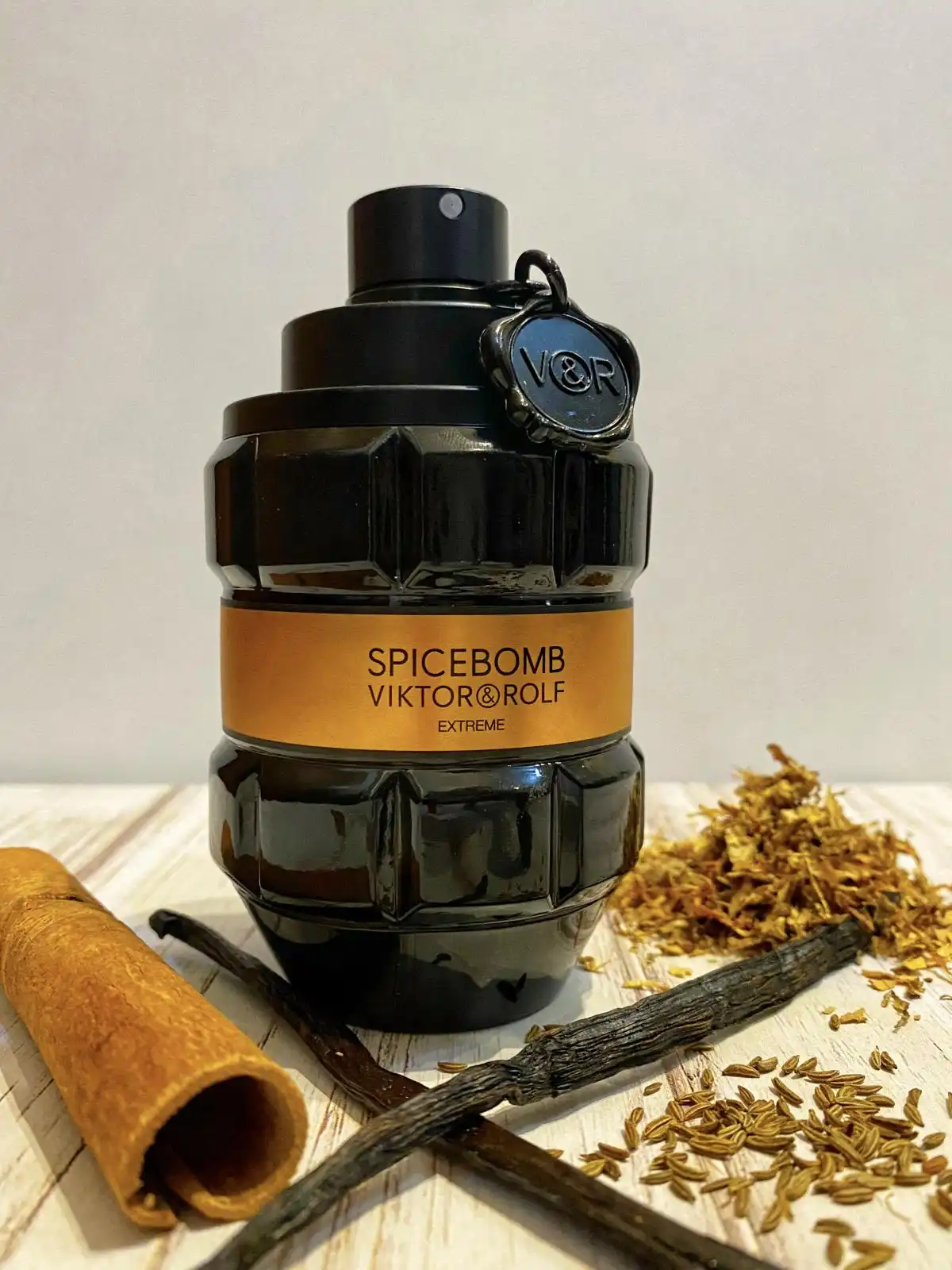 Tính linh hoạt Nước Hoa Viktor & Rolf Spicebomb Extreme