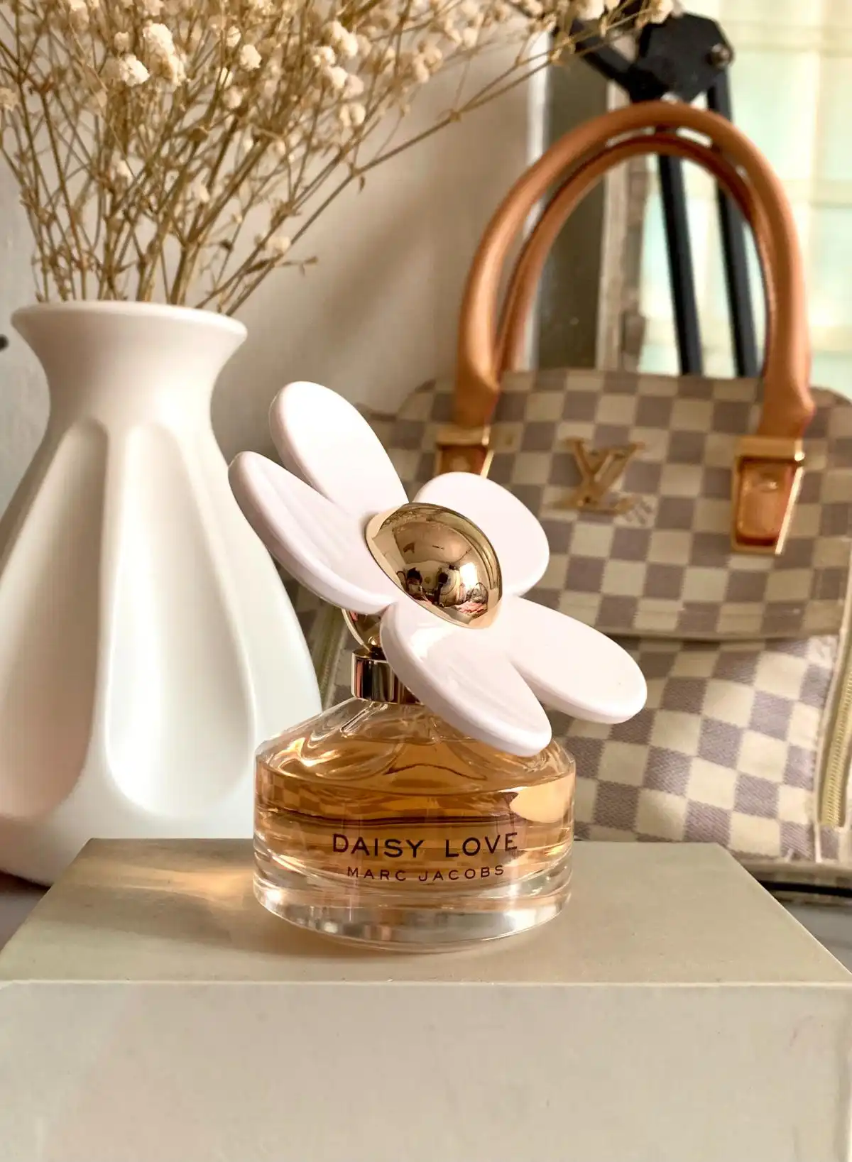 Thiết kế chai Nước Hoa Marc Jacobs Daisy Love