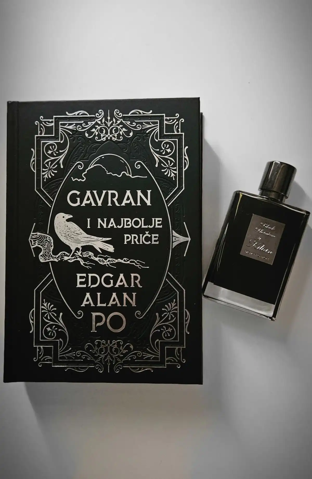 Độ lưu hương nước hoa Black Phantom Memento Mori