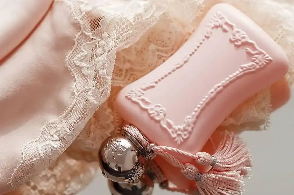 Nước Hoa Để Tủ Lạnh Được Không?