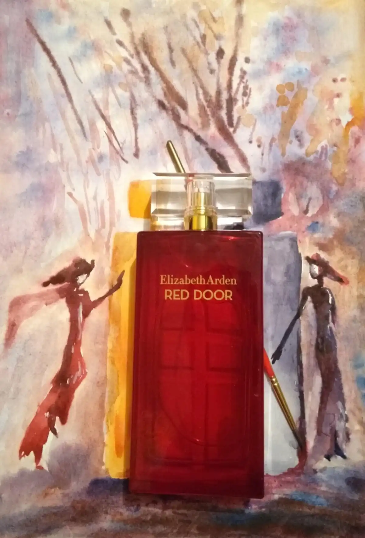 Thiết kế chai và bao bì Elizabeth Arden Red Door