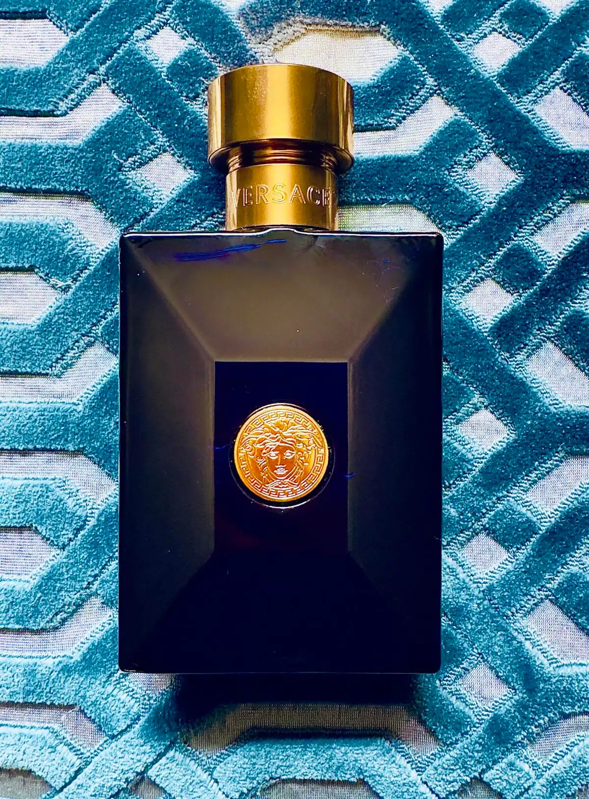 Độ lưu hương và tỏa hương nước hoa Versace Pour Homme Dylan Blue