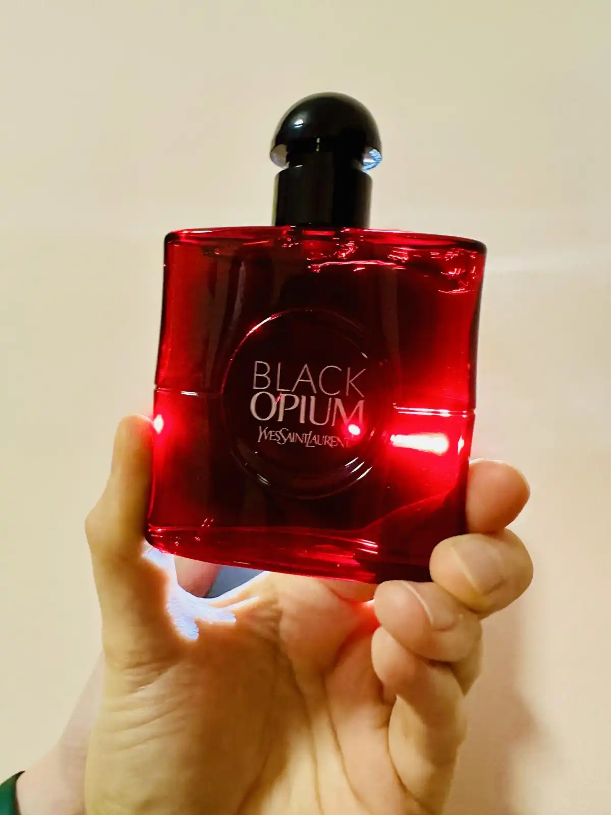 Độ lưu hương và tỏa hương nước hoa Yves Saint Laurent Black Opium Over Red