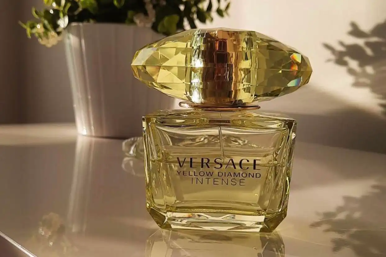 Review Nước Hoa Versace Yellow Diamond Intense