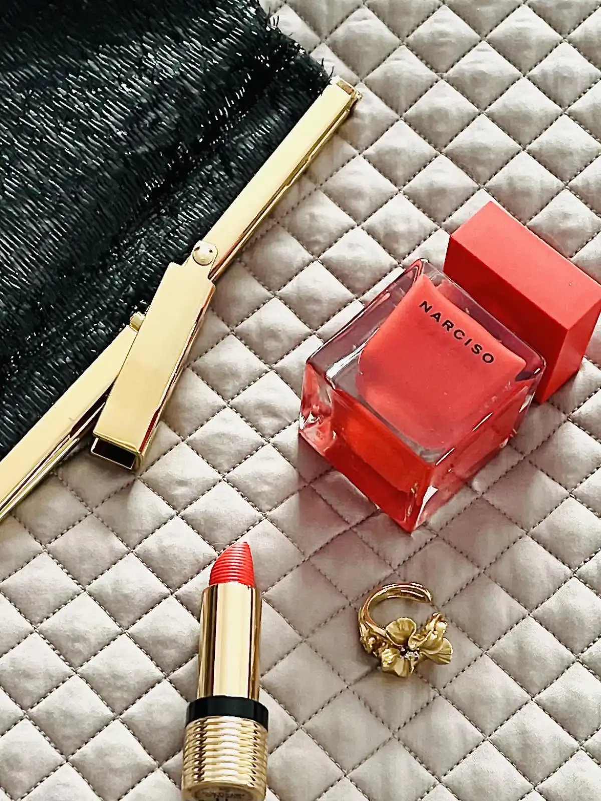 Độ lưu hương và tỏa hương nước hoa Narciso Rouge