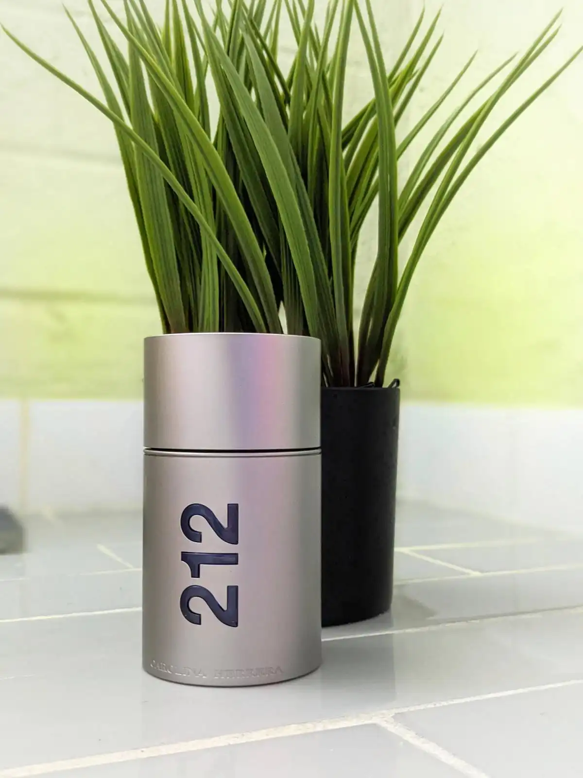 Độ tỏa hương nước hoa Carolina Herrera 212 Men