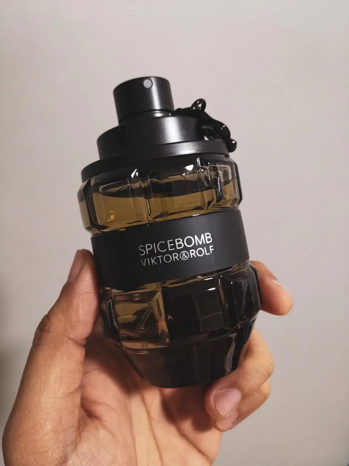 Độ tỏa hương Nước Hoa Viktor & Rolf Spicebomb EDT