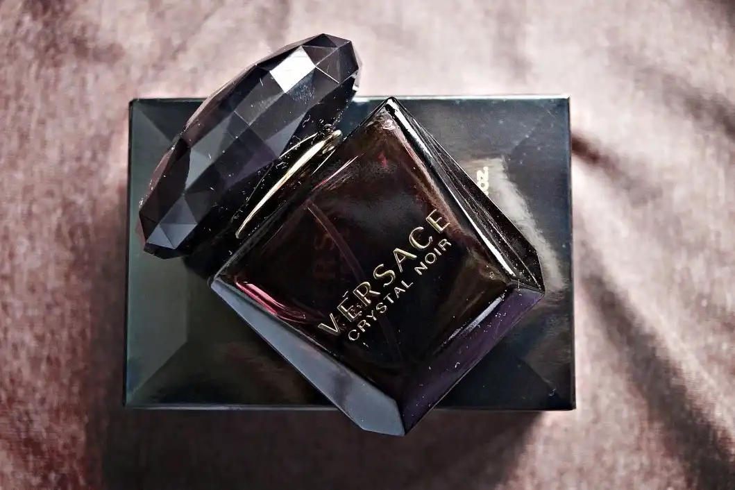 Review Nước Hoa Versace Crystal Noir
