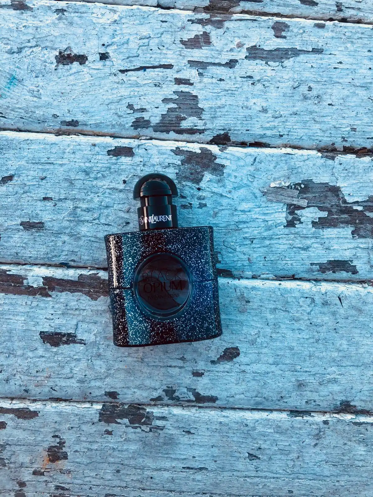 Độ tỏa hương Yves Saint Laurent Black Opium Intense