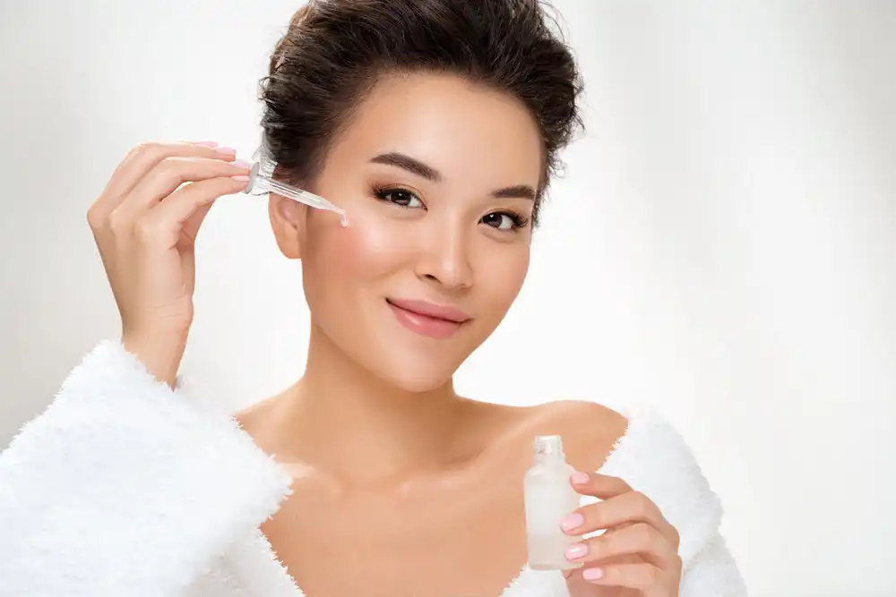 Sự Khác Biệt Giữa Serum VS. Kem Dưỡng Ẩm Là Gì?