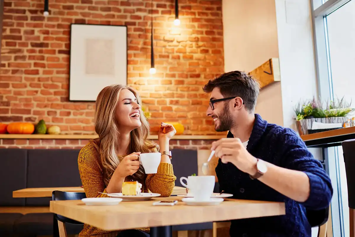 Bí Quyết Chọn Nước Hoa Cho Ngày Hẹn Hò Đầu Tiên
