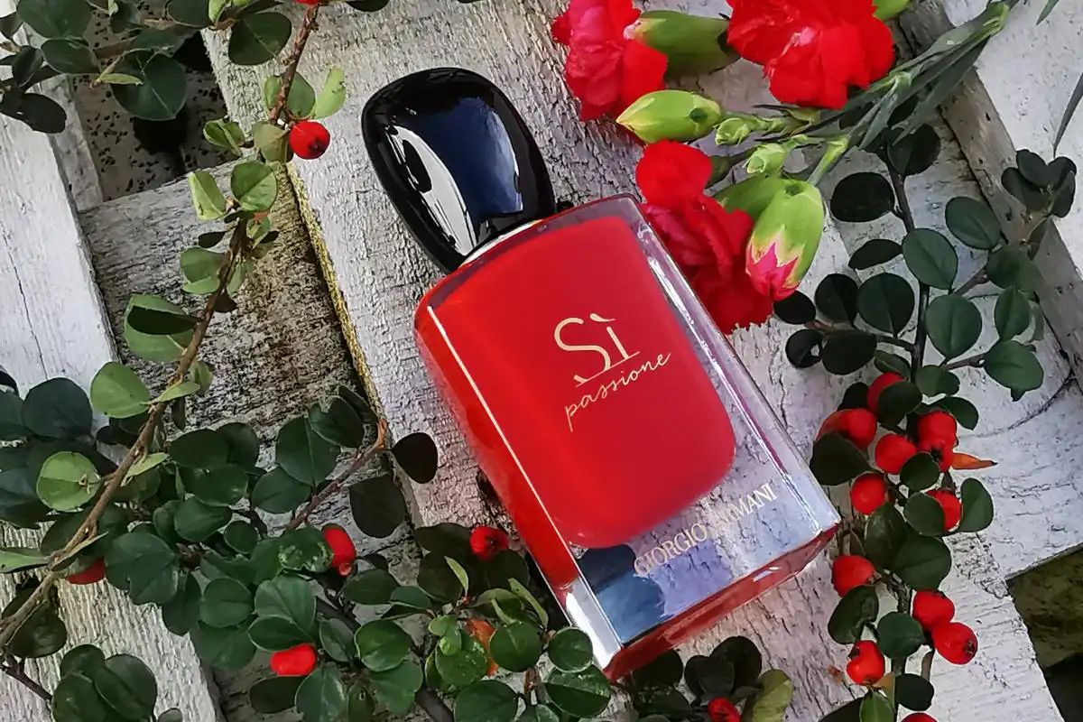 Review Nước Hoa Giorgio Armani Sì Passione EDP