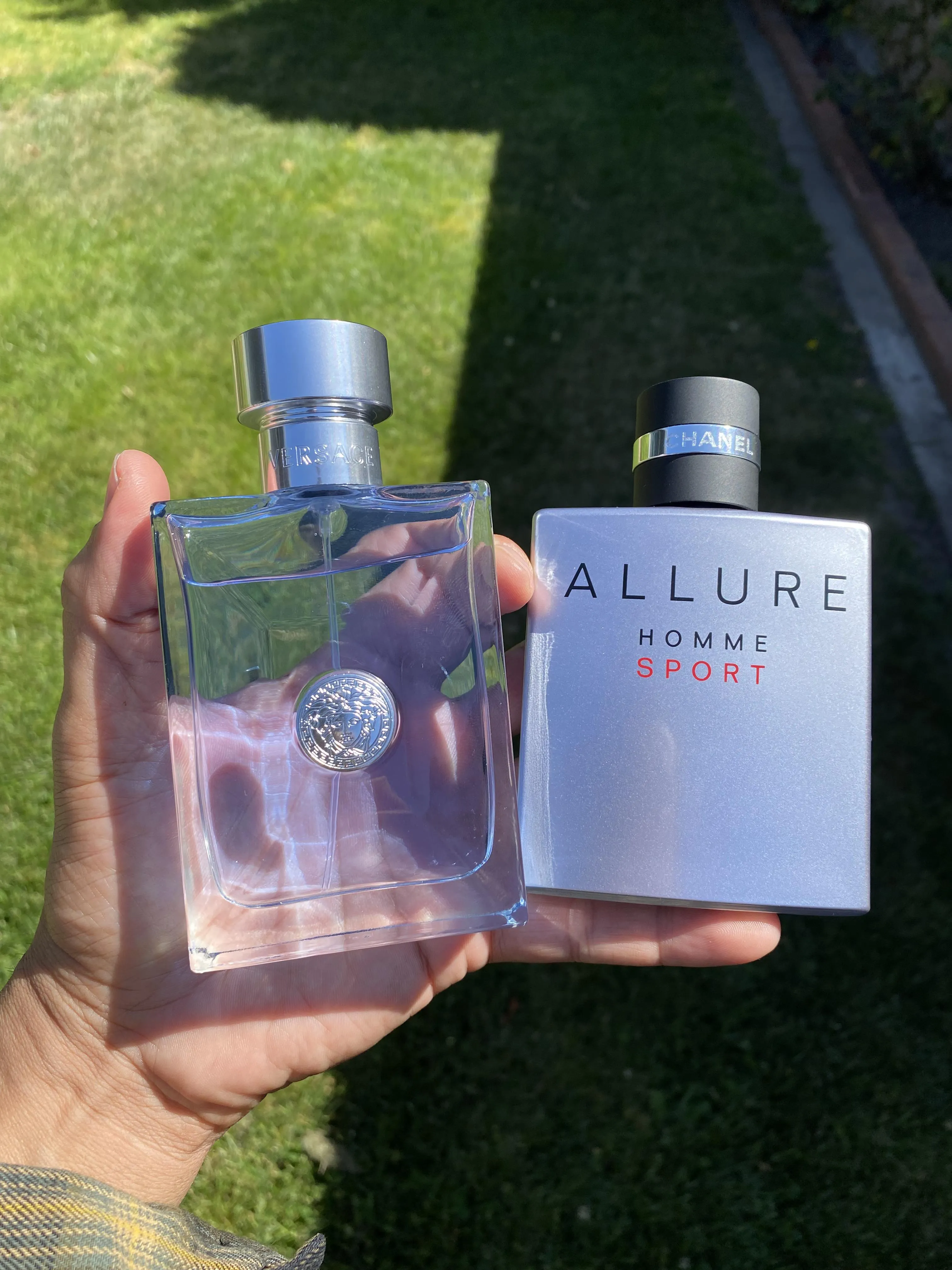 So Sánh Nước Hoa Chanel Allure Homme Sport Và Versace Pour Homme: Cuộc Chiến Hai Ông Vua Thể Thao Mùa Hè