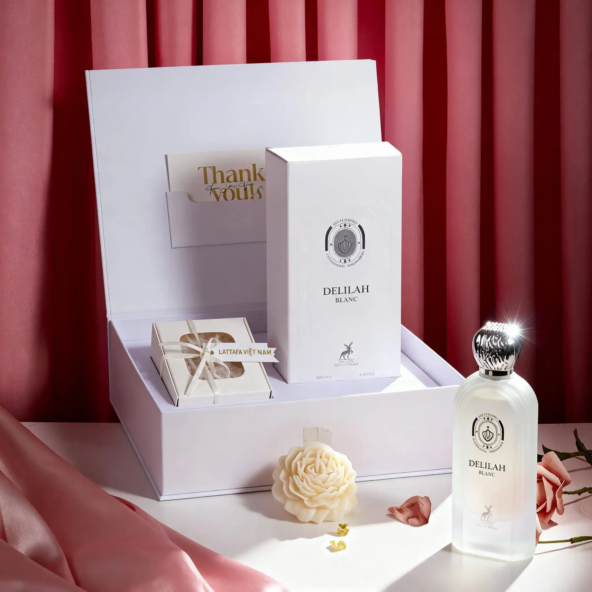 Hình 4 - Set Nước Hoa Delilah Blanc 100ml + Nến thơm