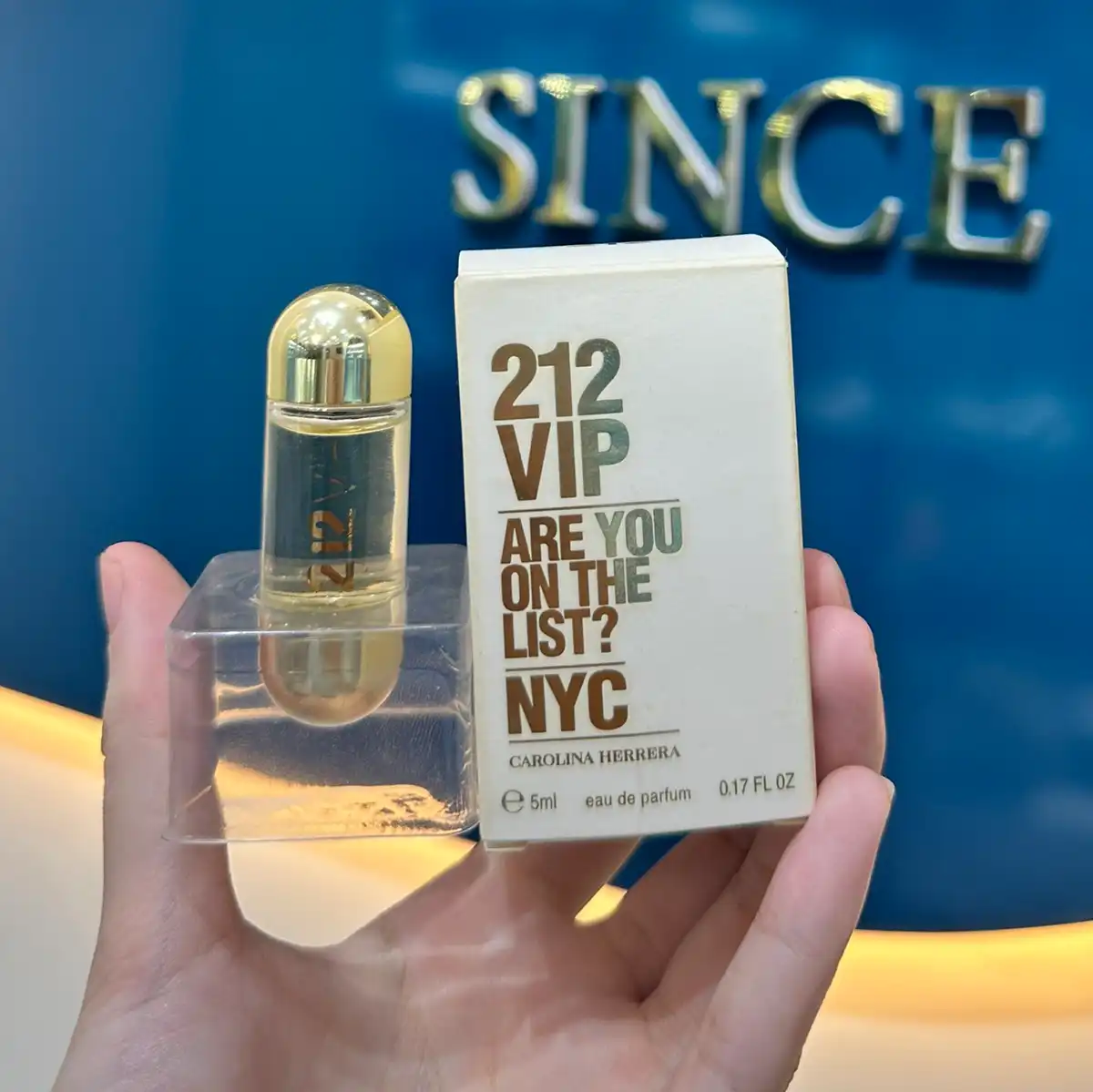 Hình 1 - Carolina Herrera 212 VIP EDP Mini Size 5ml